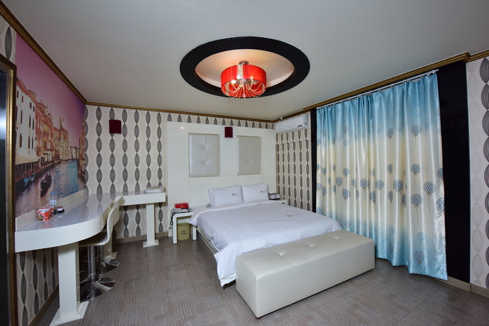Gwangju Queen Hotel Gwangju Metropolitan City Exterior photo