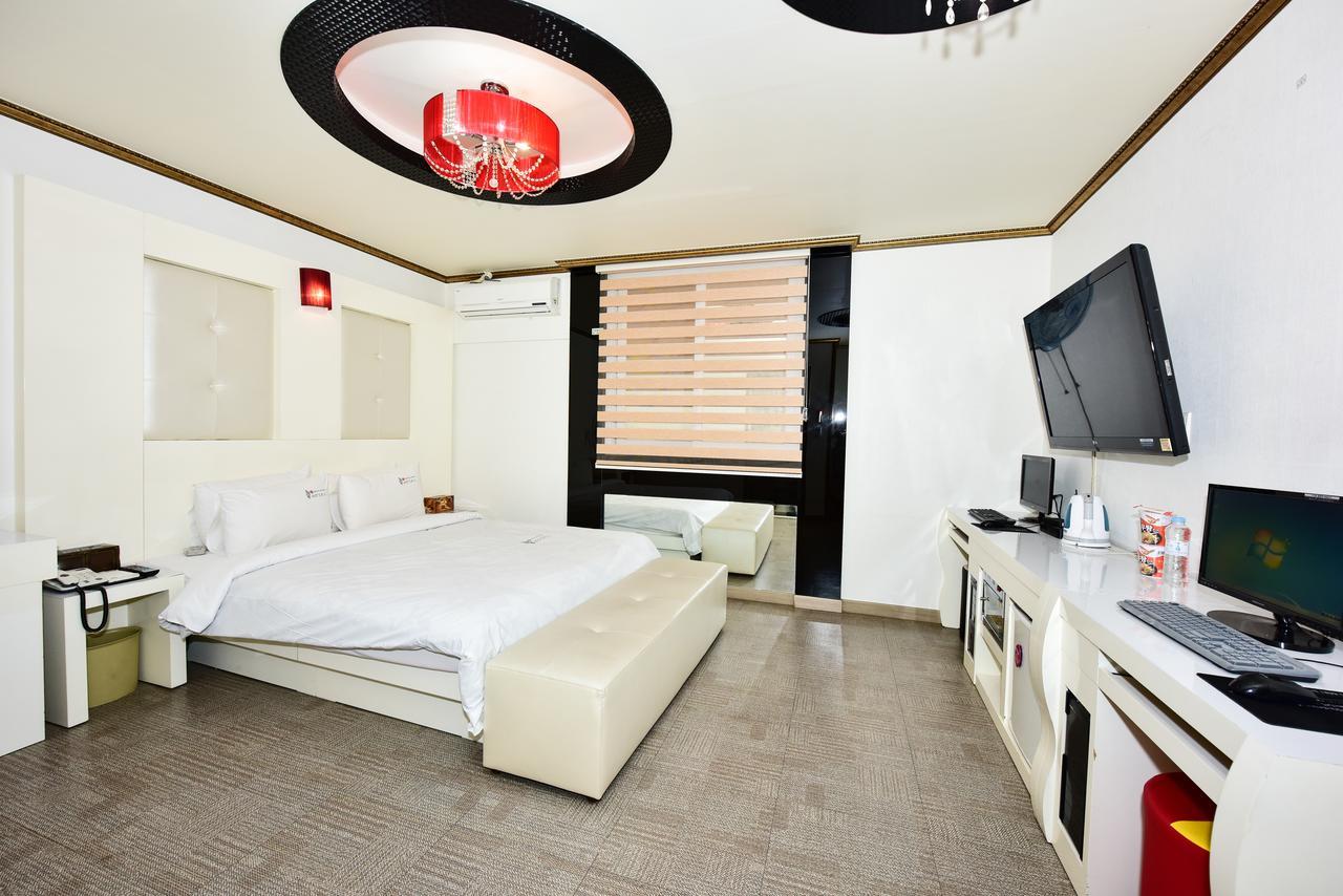 Gwangju Queen Hotel Gwangju Metropolitan City Exterior photo